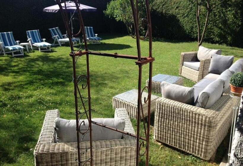 هتل Roter Hahn Bed & Breakfast