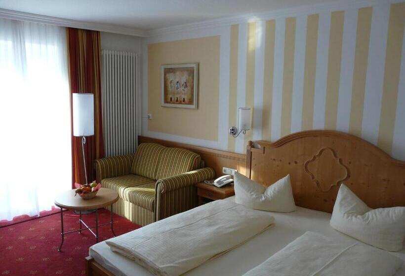 هتل Roter Hahn Bed & Breakfast