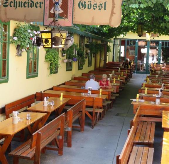 هتل Schneider Gössl