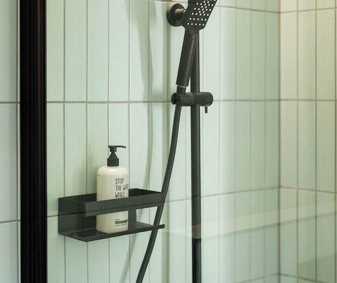 هتل Urban Jungle Apartments