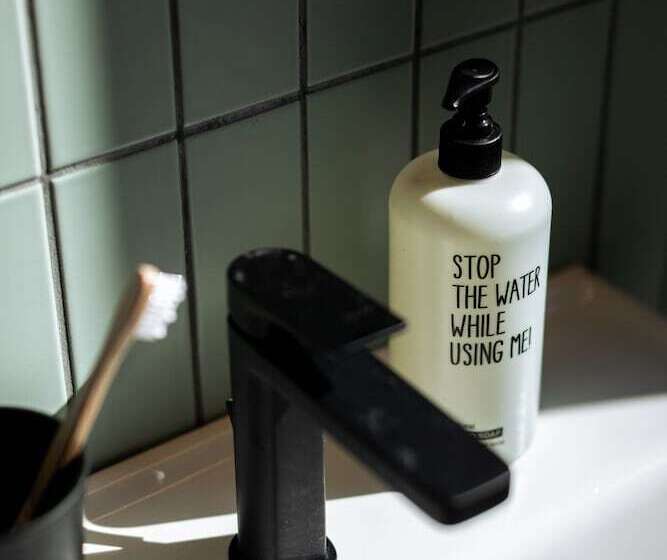 هتل Urban Jungle Apartments