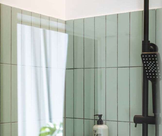 هتل Urban Jungle Apartments