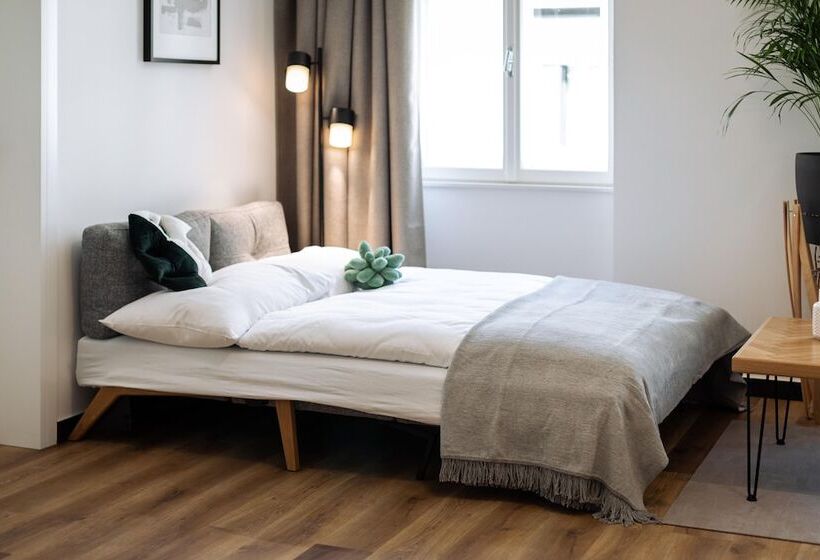 هتل Urban Jungle Apartments