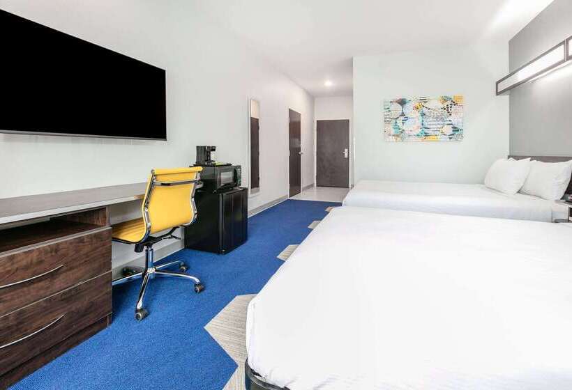 Microtel Inn & Suites By Wyndham Austin Airport