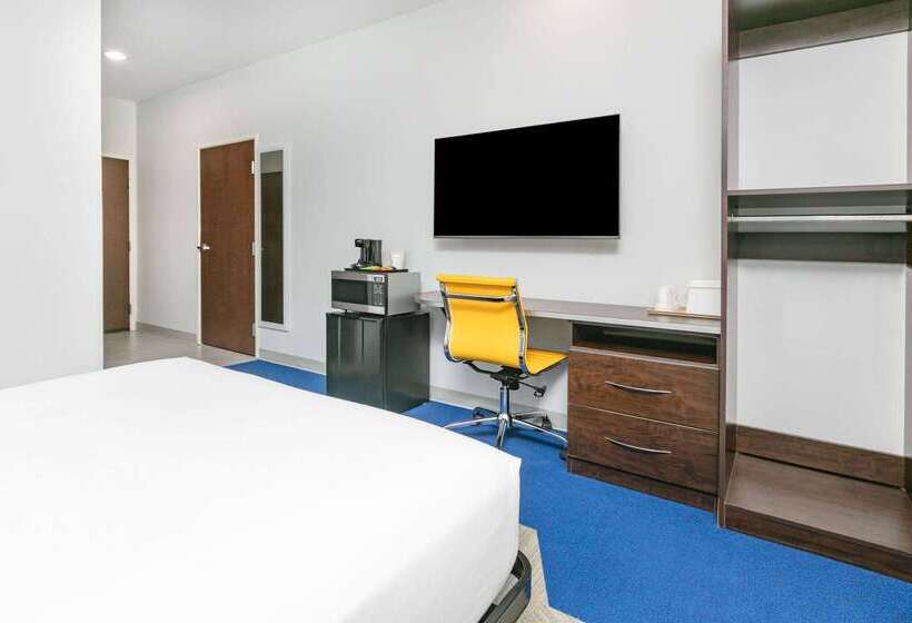Microtel Inn & Suites By Wyndham Austin Airport