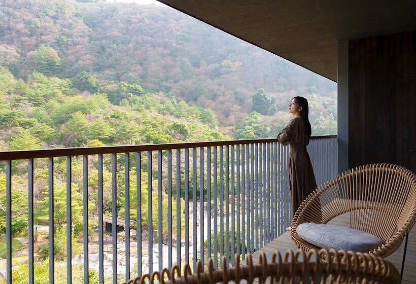 Unzen Miyazaki Ryokan