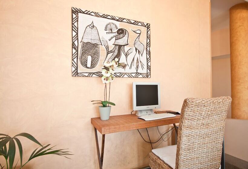 Amadores Beach Apartments