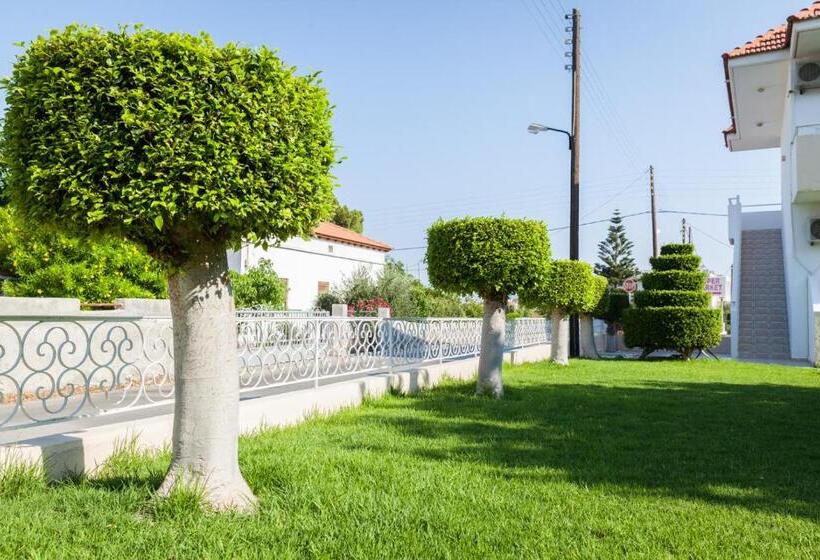 Anixis Hotel & Apartments