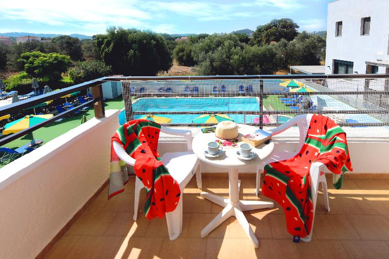 Anixis Hotel & Apartments