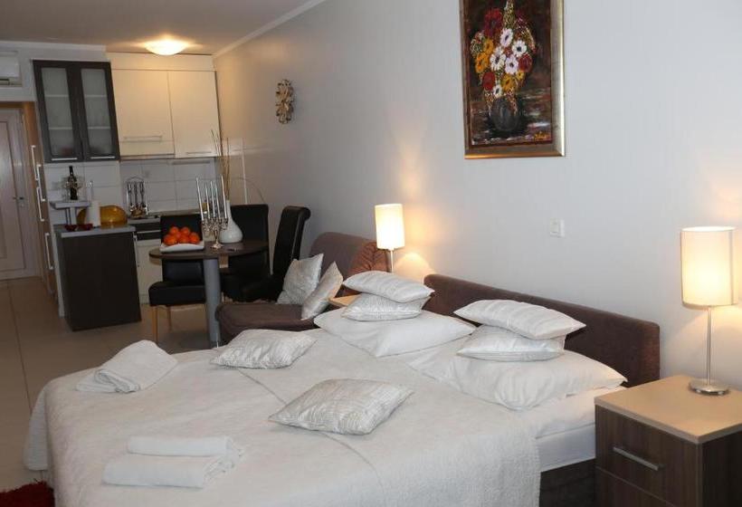 Apartments Lavica Beach Dumičić