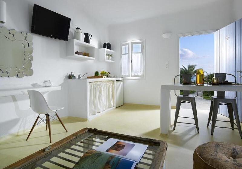 Artemis Seaside Resort