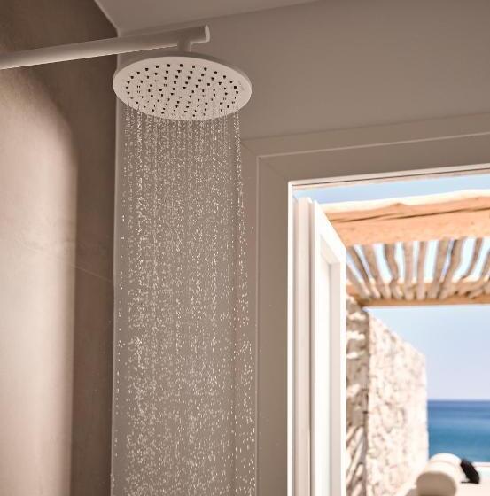 Artemis Seaside Resort