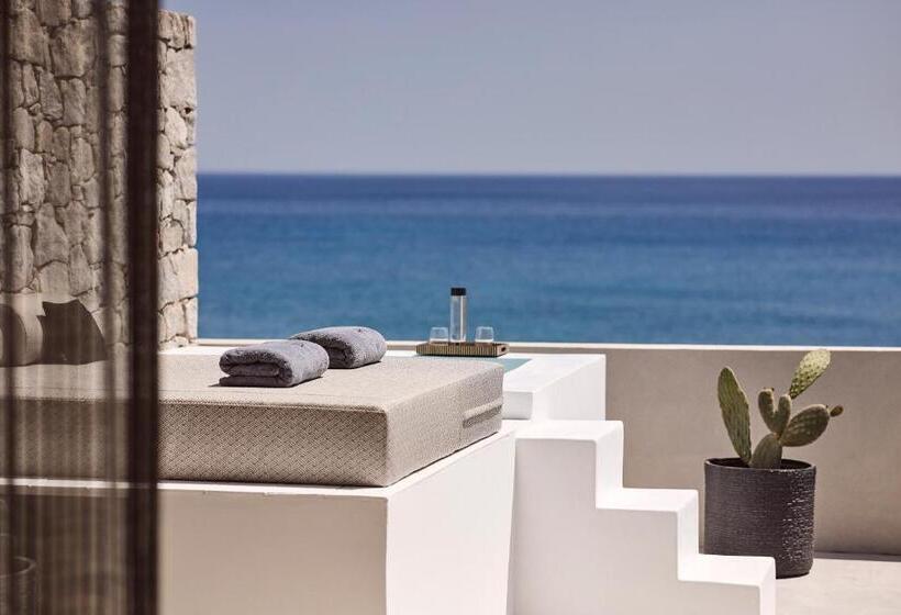 Artemis Seaside Resort