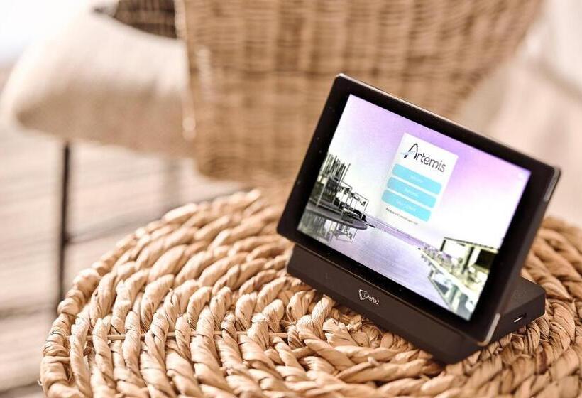 Artemis Seaside Resort