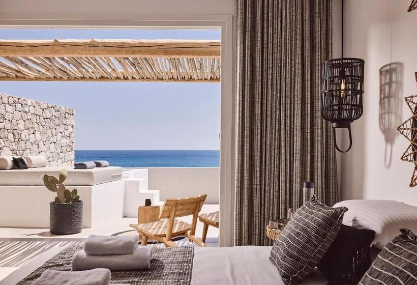 Artemis Seaside Resort