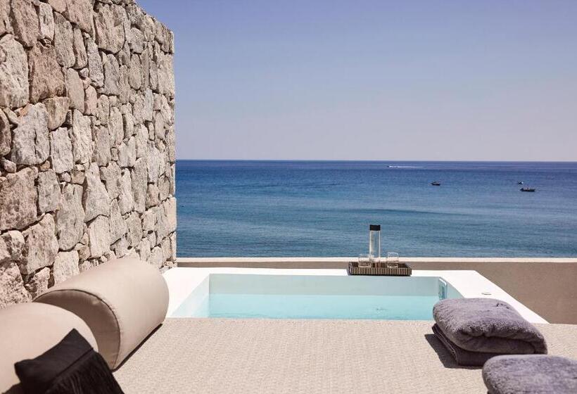 Artemis Seaside Resort