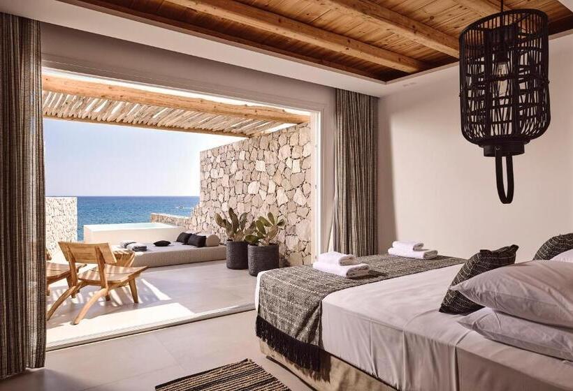 Artemis Seaside Resort
