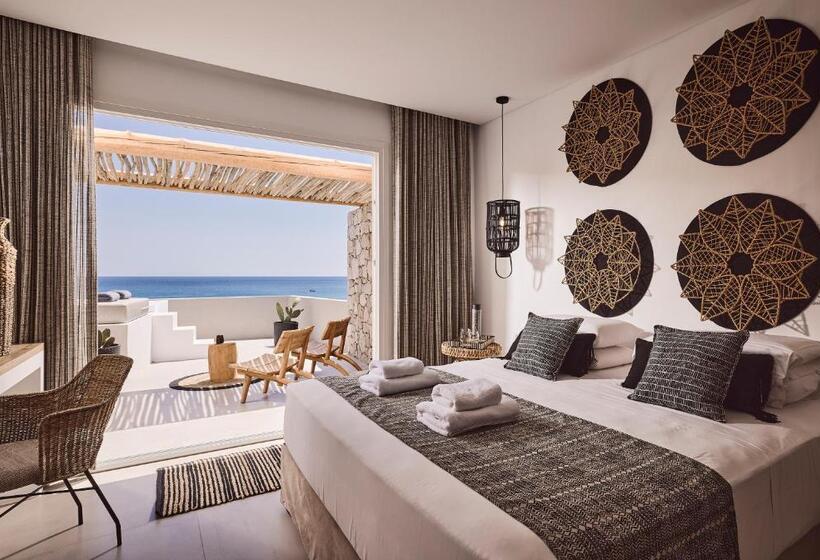 Artemis Seaside Resort