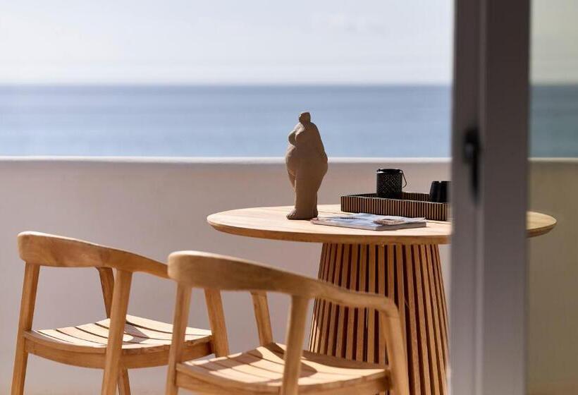 Artemis Seaside Resort