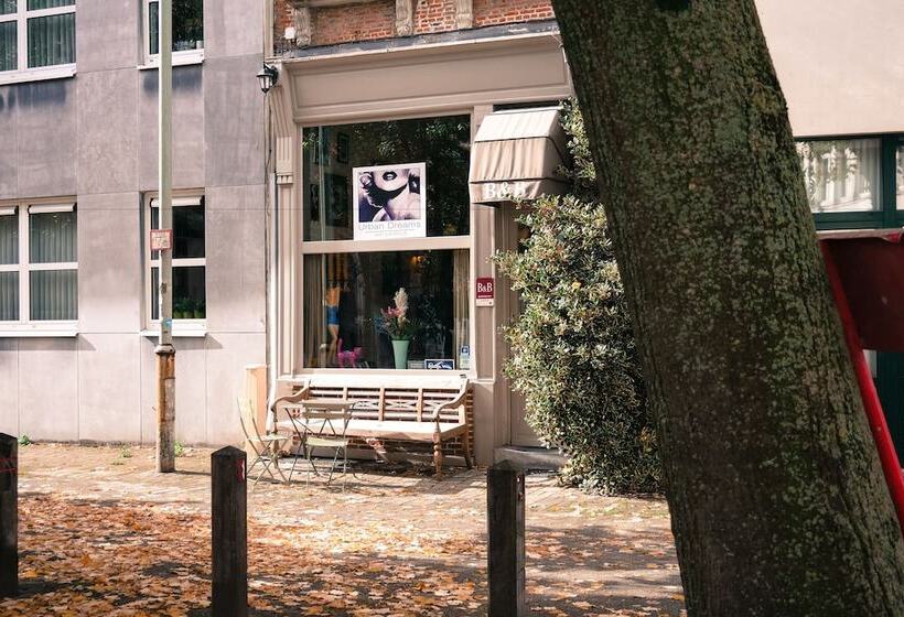 مبيت وإفطار Urban Dreams