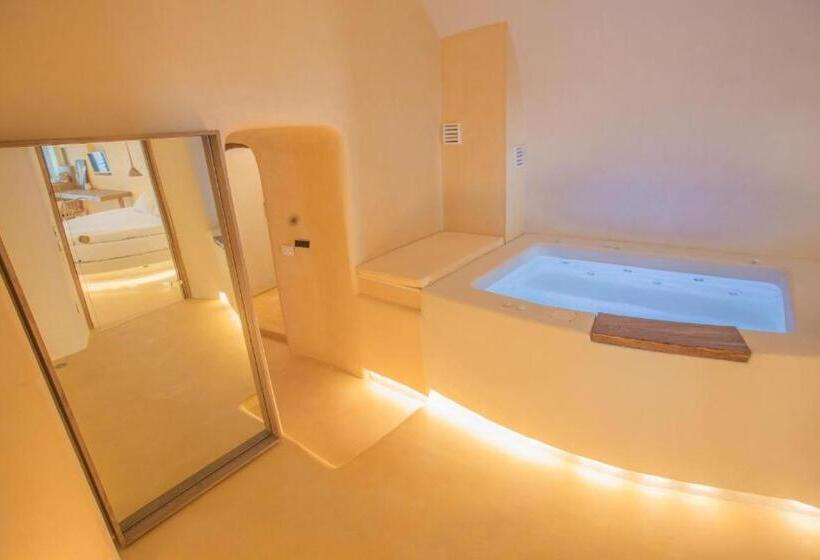 Chic Hotel Santorini