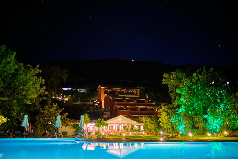 Chrismos Luxury Suites & Studios