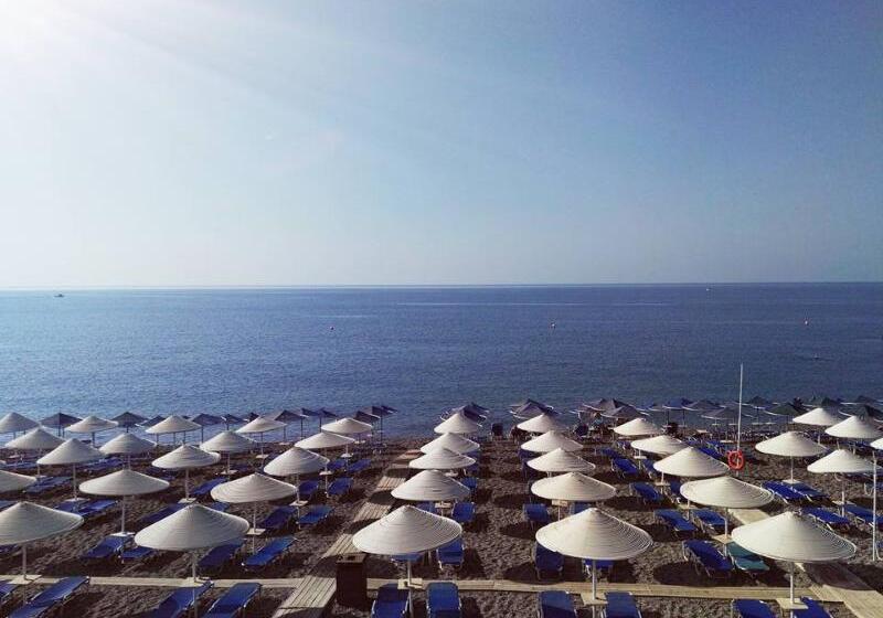 Coriva Beach Hotel & Bungalows