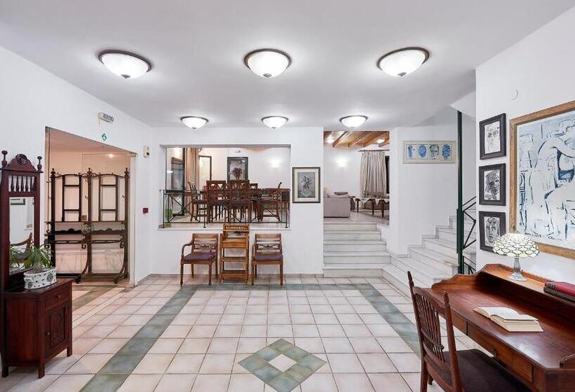 Eva Suites & Apartments