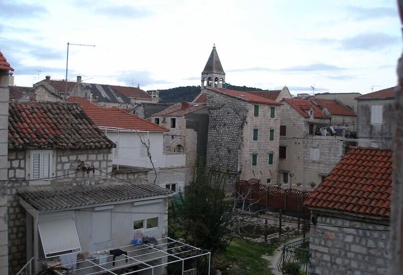 פונדק Carol Rooms