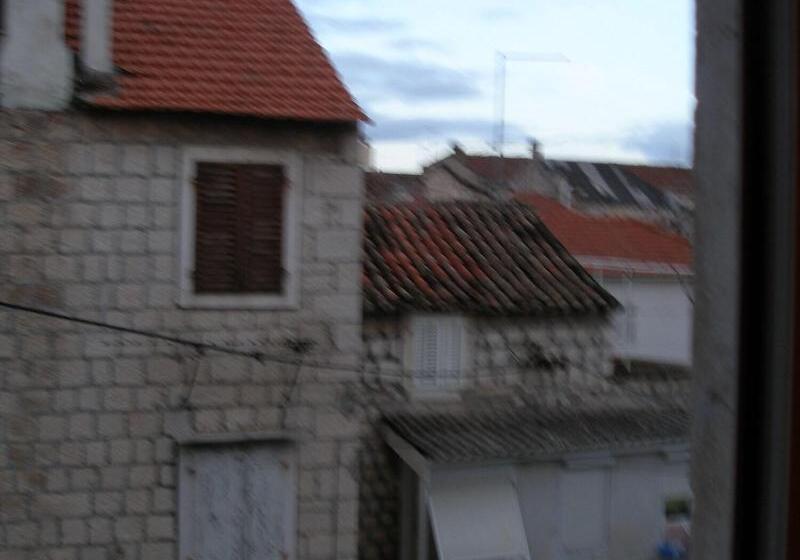 مسافرخانه Carol Rooms