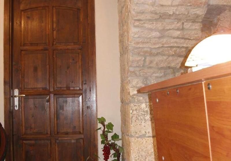 פונדק Carol Rooms