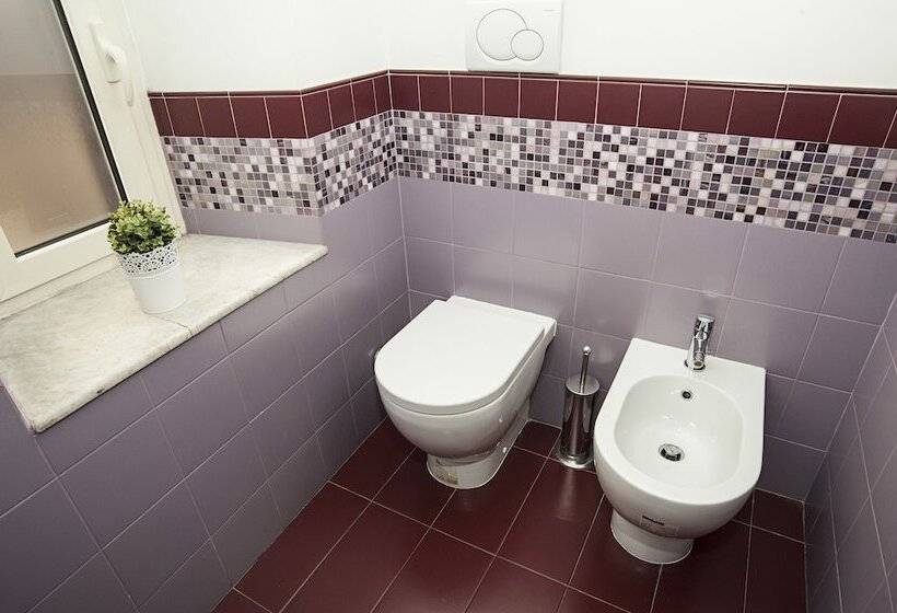 مسافرخانه Flowerome