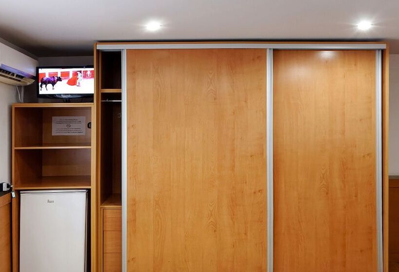 مسافرخانه Irati