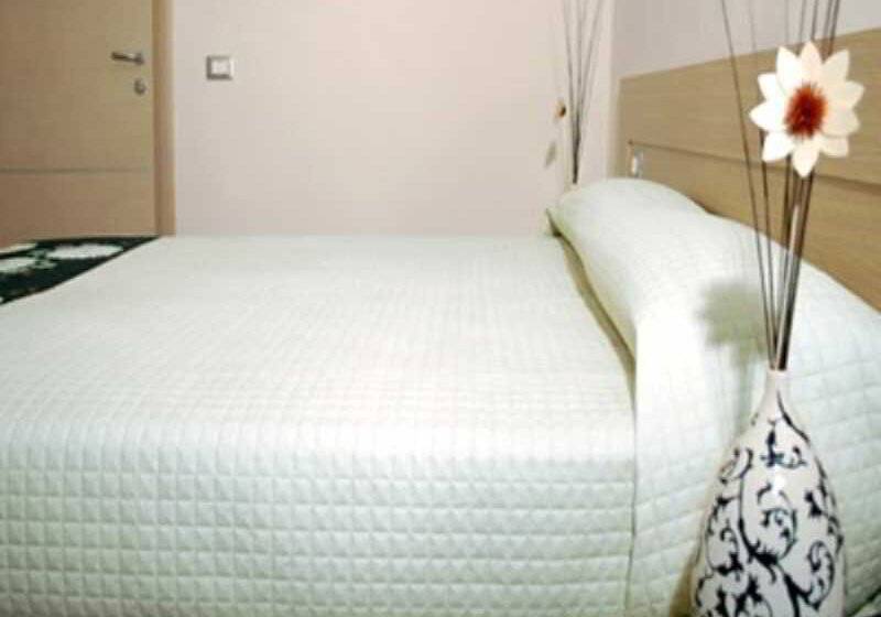 פונדק La Piccola Maison