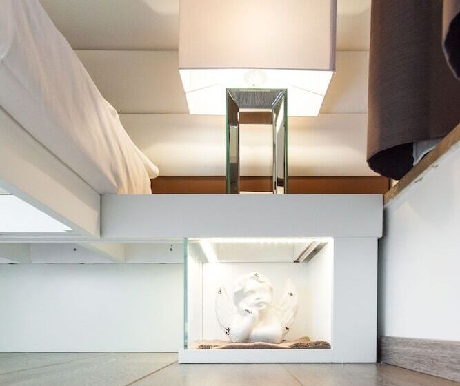 مسافرخانه Town House Fontana Di Trevi