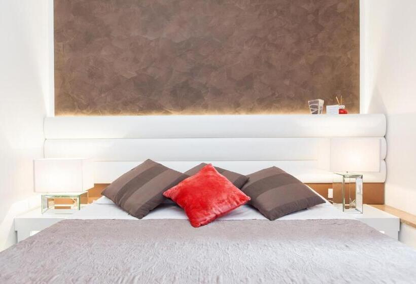 مسافرخانه Town House Fontana Di Trevi