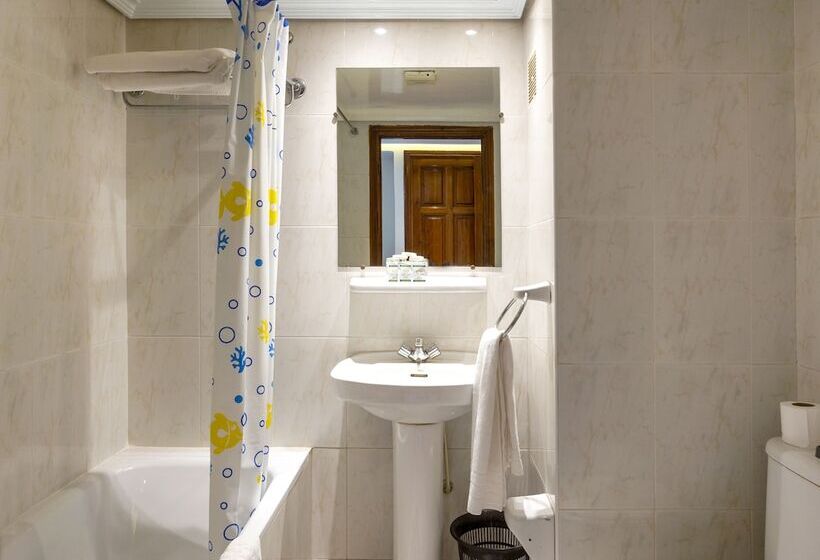 בית מלון כפרי Akabar