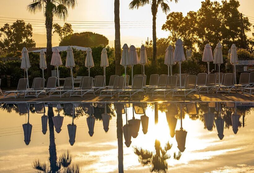 فندق Almyros Beach