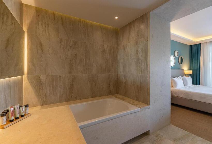 فندق Almyros Beach