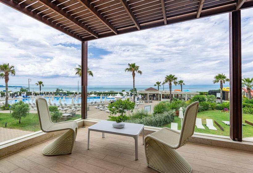 فندق Almyros Beach