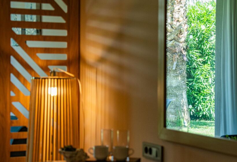 فندق Almyros Beach