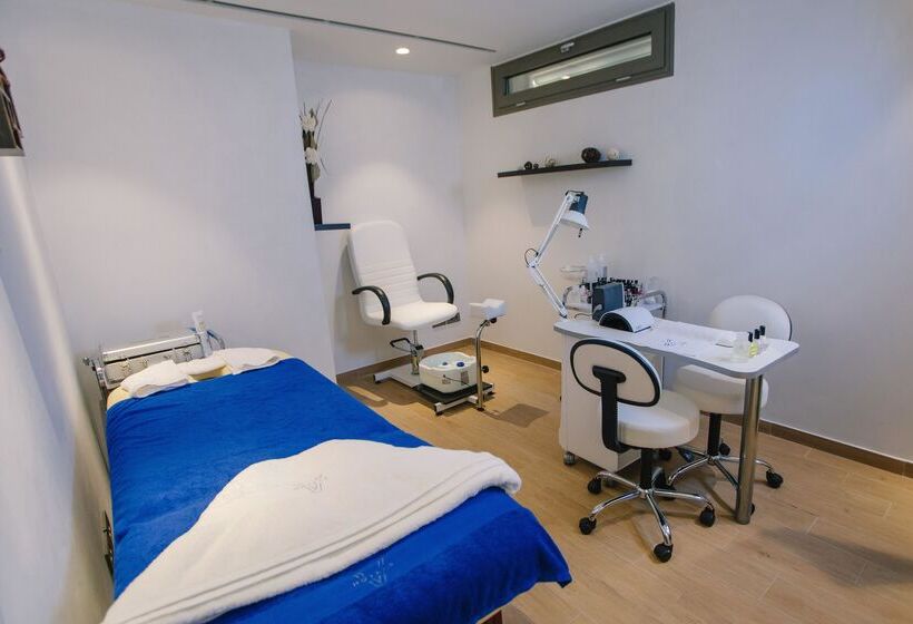 فندق Almyros Beach