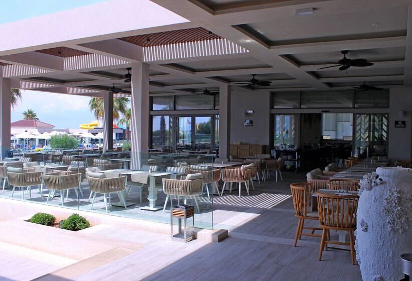 فندق Almyros Beach