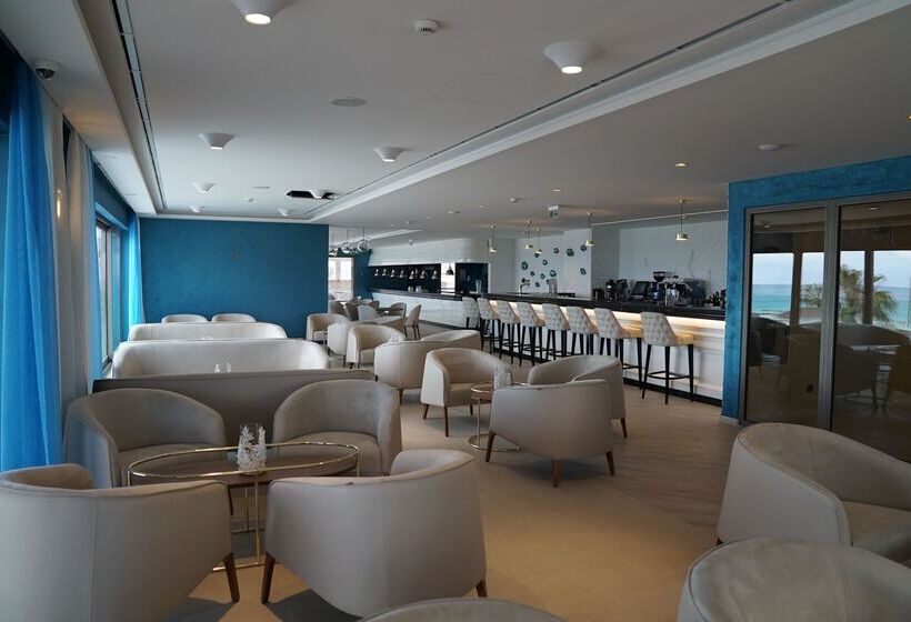 فندق Almyros Beach