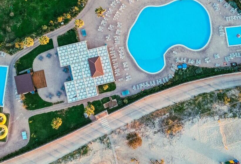 فندق Almyros Beach