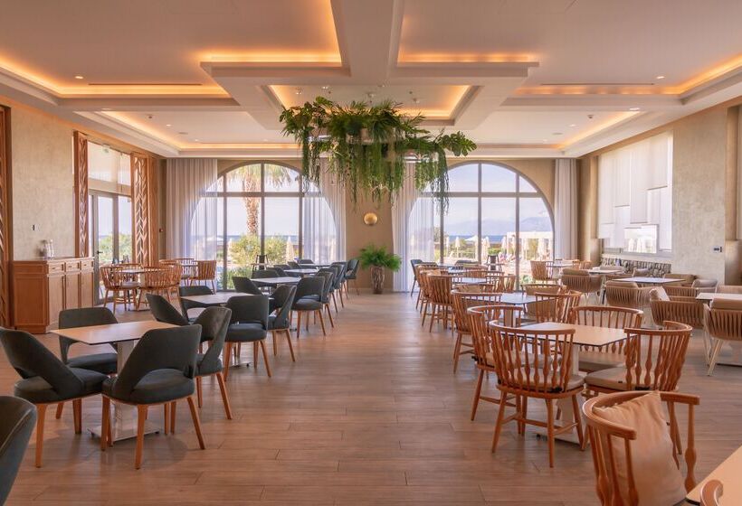 فندق Almyros Beach