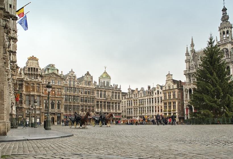 호텔 Aloft Brussels Schuman