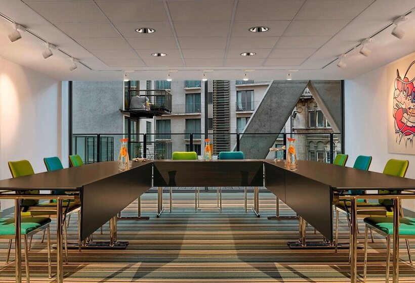 호텔 Aloft Brussels Schuman