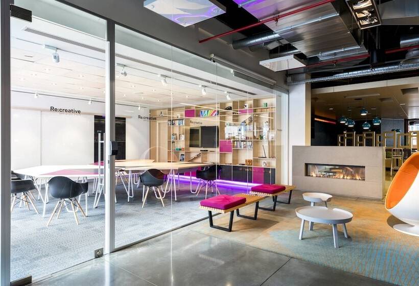 호텔 Aloft Brussels Schuman