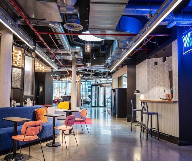 호텔 Aloft Brussels Schuman